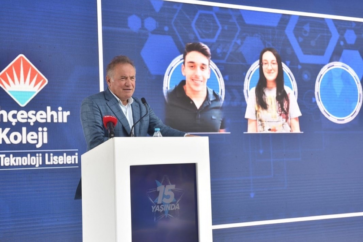 Bahçeşehir Koleji Fen ve Teknoloji Liseleri 15. yılını kutladı