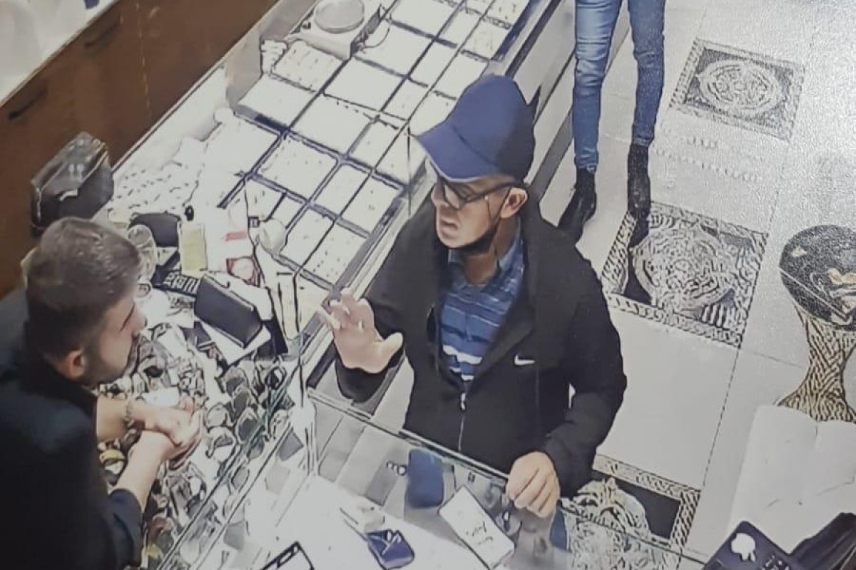 Küçükçekmece'de, kuyumcuda döviz alma bahanesiyle 800 bin liralık dolandırıcılık kamerada
