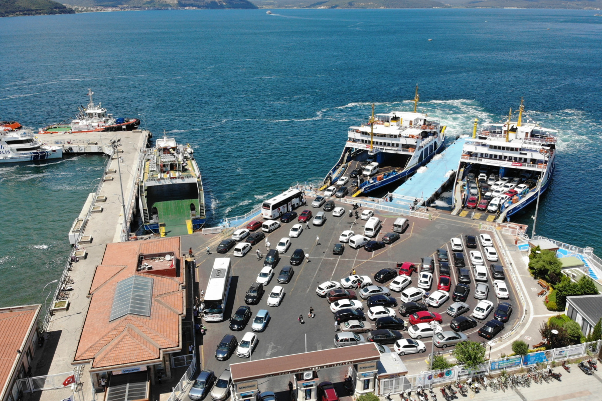 Çanakkale'de tatilcilerin dönüş çilesi başladı