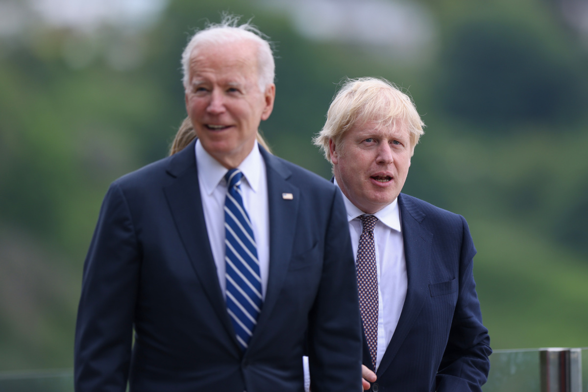 Biden ve Johnson Afganistan'ı görüştü