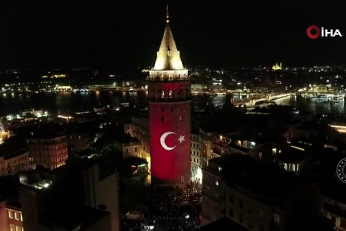 Galata Kulesi'nde 30 Ağustos Zafer Bayramı'nda özel ışık gösterisi