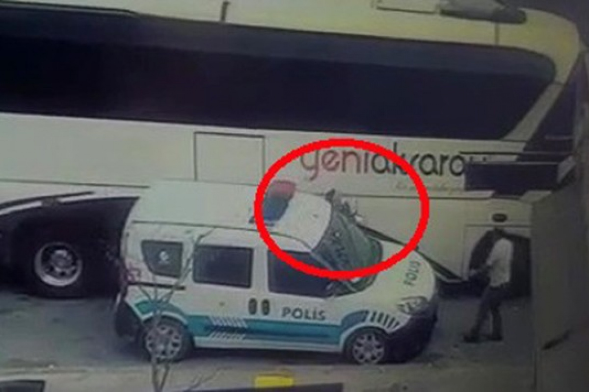 Polis memuru otobüs ile ekip otosu arasında sıkıştı