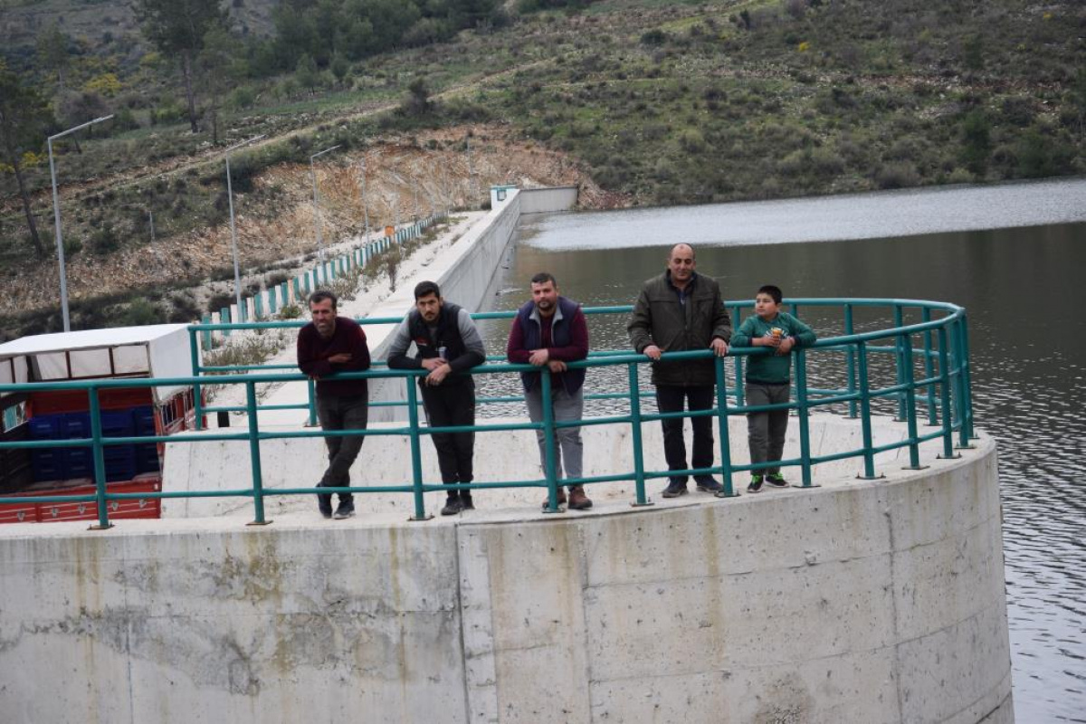 Antalya'da ‘dolmaz' denilen baraj taştı, çiftçilerin yüzü güldü