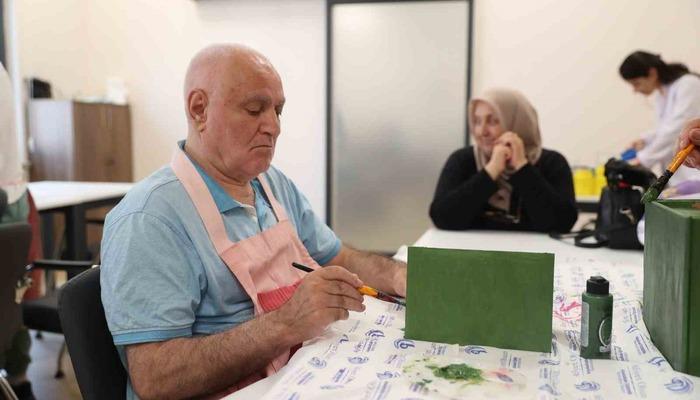 Bağcılar’da yaşlıların buluşma noktası Vefahane Yaşam Merkezi oldu