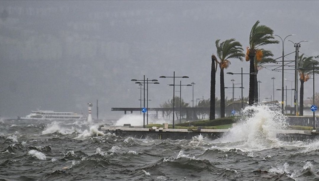 İzmir'de arabalı vapur seferleri iptal