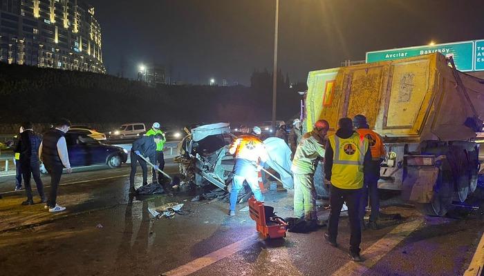 Sultangazi'de trafik kazasında 1 kişi öldü, 2 kişi yaralandı