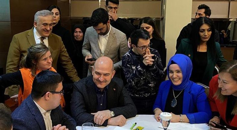 Bakan Soylu Ankara'da vatandaşlar ile bir araya geldi: Bu özel çocuklar bizim ülkemizin özel çocukları
