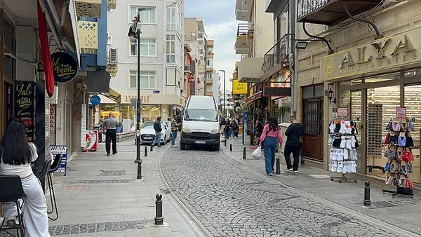 son-dakika-depremler-istanbulda-deprem-cevre-illerden-de-hissedildi-afad-merkez-ussunu-acikladi-1759408475783.jpg