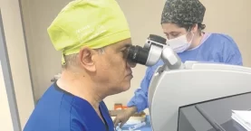 Göz rengini değiştirmek için Türkiye’ye geliyorlar