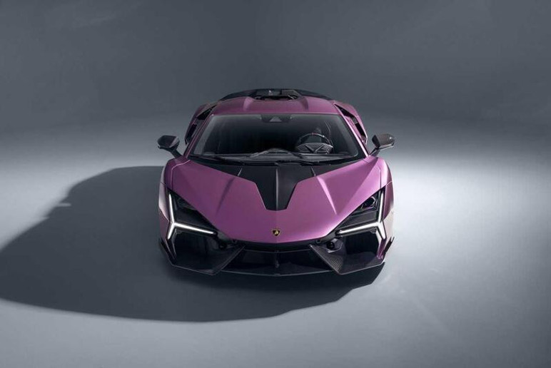 Lamborghini Revuelto NOVITEC: 1048 beygirlik hibrit süper otomobil pist görünümüne kavuştu - Resim : 1