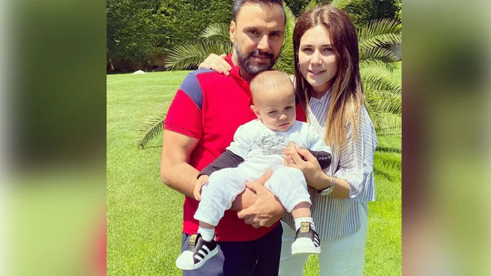 Buse Varol'dan Şevval Şahin'e gönderme! 1,5 yaşındaki oğluna İstiklal Marşı okuttu