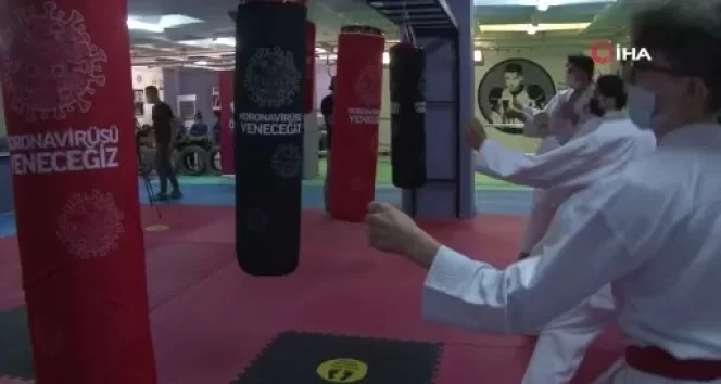 Korona virüs kum torbası ürettiler, spora devam dediler