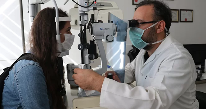 Koronavirüs gözlerde rahatsızlığa neden oluyor