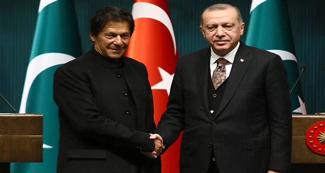 Pakistan Başbakanı Khan'dan 29 Ekim Cumhuriyet Bayramı mesajı