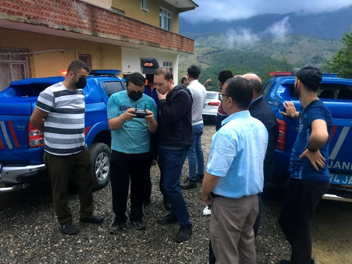 Alevli bir cisim düştüğü ihbarı ekipleri harekete geçirdi