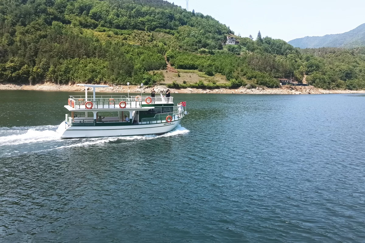Artvin'de baraj gölleri turizme kazandırılıyor