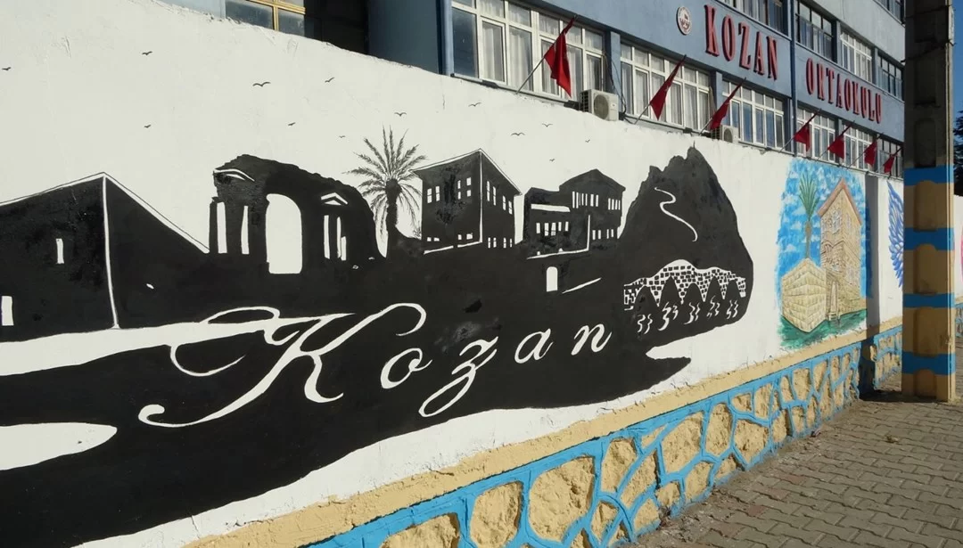 Adana Kozan'da mahalle sanat sokağına döndü